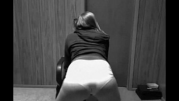 Sexy teen awesome booty shake