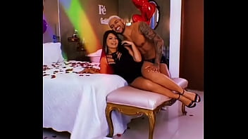 Abeja reina morena sexy privacy