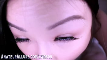 Sexy babes satisfy their oral cravings