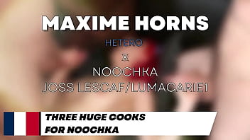 Noochka a toujours rêvé d’être prise par plusieurs hommes cette fois on a exaucé tous ses fantasmes au le ch