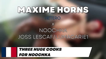 Noochka a toujours rêvé d’être prise par plusieurs hommes cette fois on a exaucé tous ses fantasmes au le ch