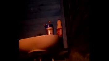 Chibola mostrando el ano