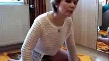 Hairy granny masturbates on mirror the shows you her cum