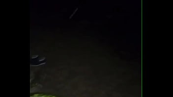 Madura con tetas naturales sexy es follada en la vía pública