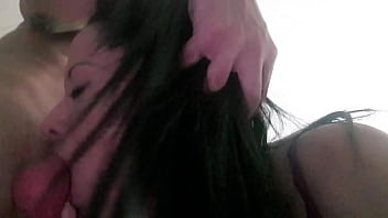 Chica caliente y cachonda come polla