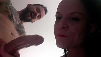 Chica caliente y cachonda come polla