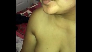 Desi bitch sucking strangers dick