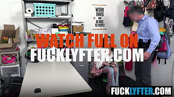 Eating pussy and dick paid for her meal