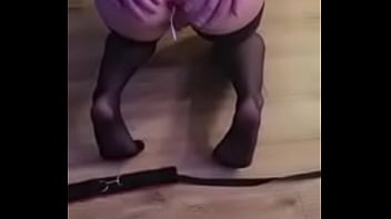 Ewelina is having anal fun at home