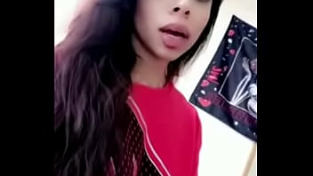 Crush has immaculate dick sucking lips