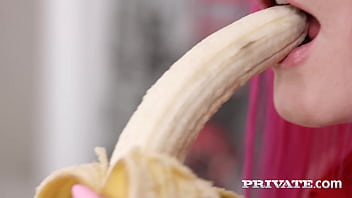 Alien fox prefers cock to bananas