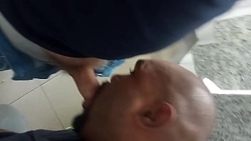 Banheirao Trabalhador Casado Chupando Rola thumbnail