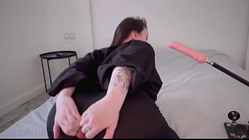 Wanna cum on my yoga pants