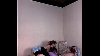 Nos bastidores dando o cuzinho pro boy da amiga