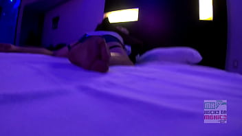 La secretaria cuckold follando frente a su marido 2