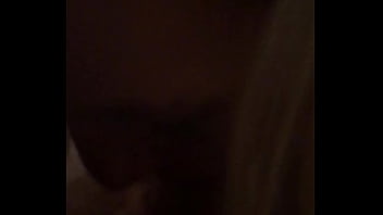 Kleine hure bekommt sahne