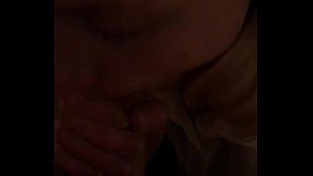 Kleine hure bekommt sahne