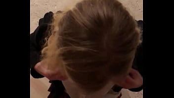 Kleine hure bekommt sahne