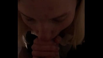 Kleine hure bekommt sahne