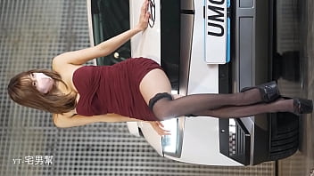 性感美腿车展妹