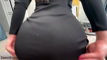 Сперма на моих сиськах Страстная брюнетка трахается со своим парнем после вечеринки