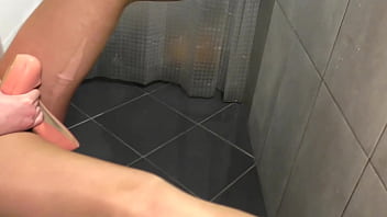 Very very strong pee stream on the wall in pantyhose and high heels