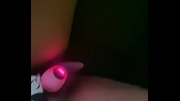 Puta de corno com vibrador no pedagi