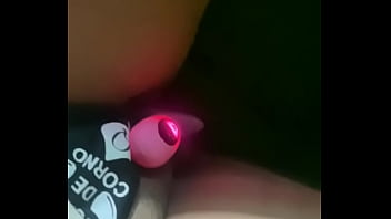 Puta de corno com vibrador no pedagi