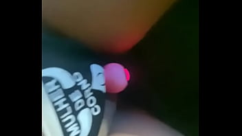 Puta de corno com vibrador no pedagi