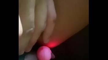 Puta de corno com vibrador no pedagi