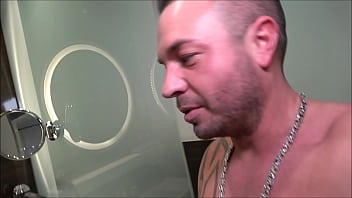 Perversestes video doppelt sperma und rotze im glas