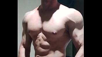 Homem forte sarado dotado se escreva em meu canal