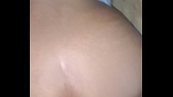 Le encanta tenerla adentro muy puta