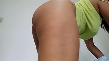 Hijastra Enseña La Posicion Que Le Encantaria Que La Follen Y Le Metan La Verga Mostrando Culo Y Teta Para Masturbarse thumbnail