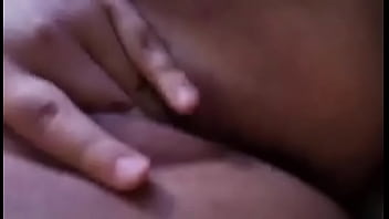 Maravilloso Como Se Toca Su Gorda Vagina thumbnail