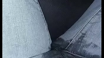 運転中に我慢できなくておしっこを漏らしてしまいました