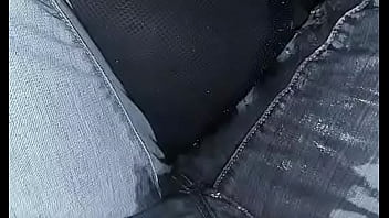 運転中に我慢できなくておしっこを漏らしてしまいました