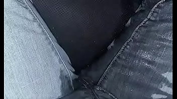 運転中に我慢できなくておしっこを漏らしてしまいました