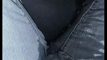 運転中に我慢できなくておしっこを漏らしてしまいました 運転中に我慢できなくておしっこを漏らしてしまいました