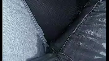 運転中に我慢できなくておしっこを漏らしてしまいました