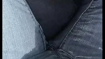 運転中に我慢できなくておしっこを漏らしてしまいました 運転中に我慢できなくておしっこを漏らしてしまいました