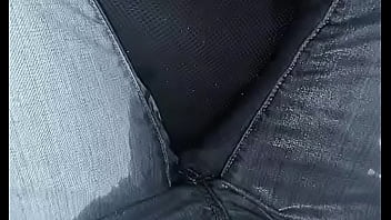 運転中に我慢できなくておしっこを漏らしてしまいました