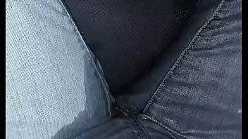 運転中に我慢できなくておしっこを漏らしてしまいました