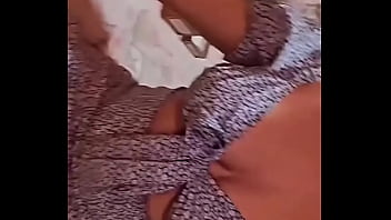 Pechos naturales y delicioso cuerpo