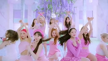 Loona music video