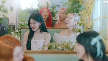 Loona music video