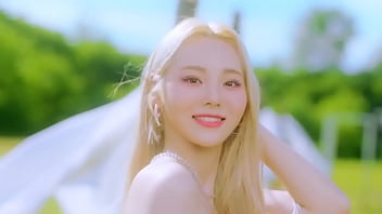 Loona Music Video thumbnail
