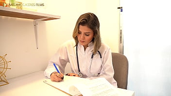 Doctora Petite De Enorme Culo Ayuda A Su Paciente Bbc Con Su Problema De Ereccion Melanie Caceres & Boris Jackson thumbnail