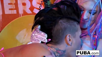 Sexy babes lick each other