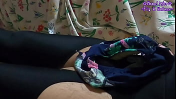 ガーターストッキング穿いて水着のクロッチでオナニーしてそのまま射精